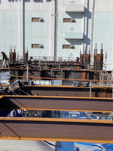 小牧の現場、ボルト本締め作業の様子