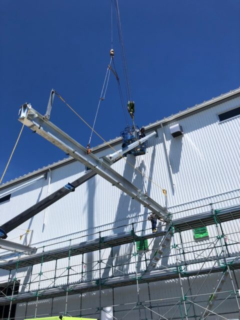 大庇の鉄骨建方