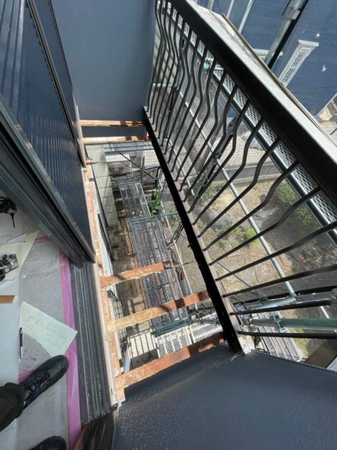 バルコニー、ネタ材の復旧