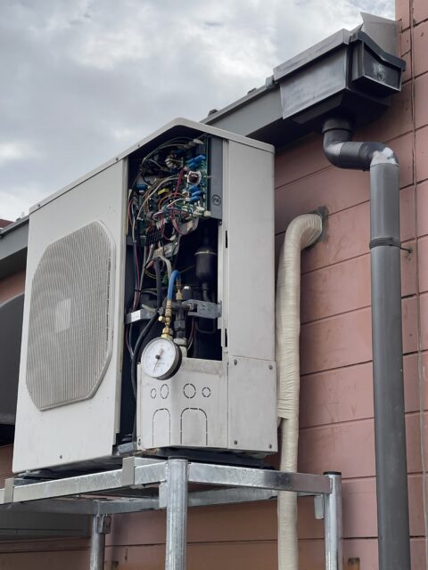 室外機架台、交換作業