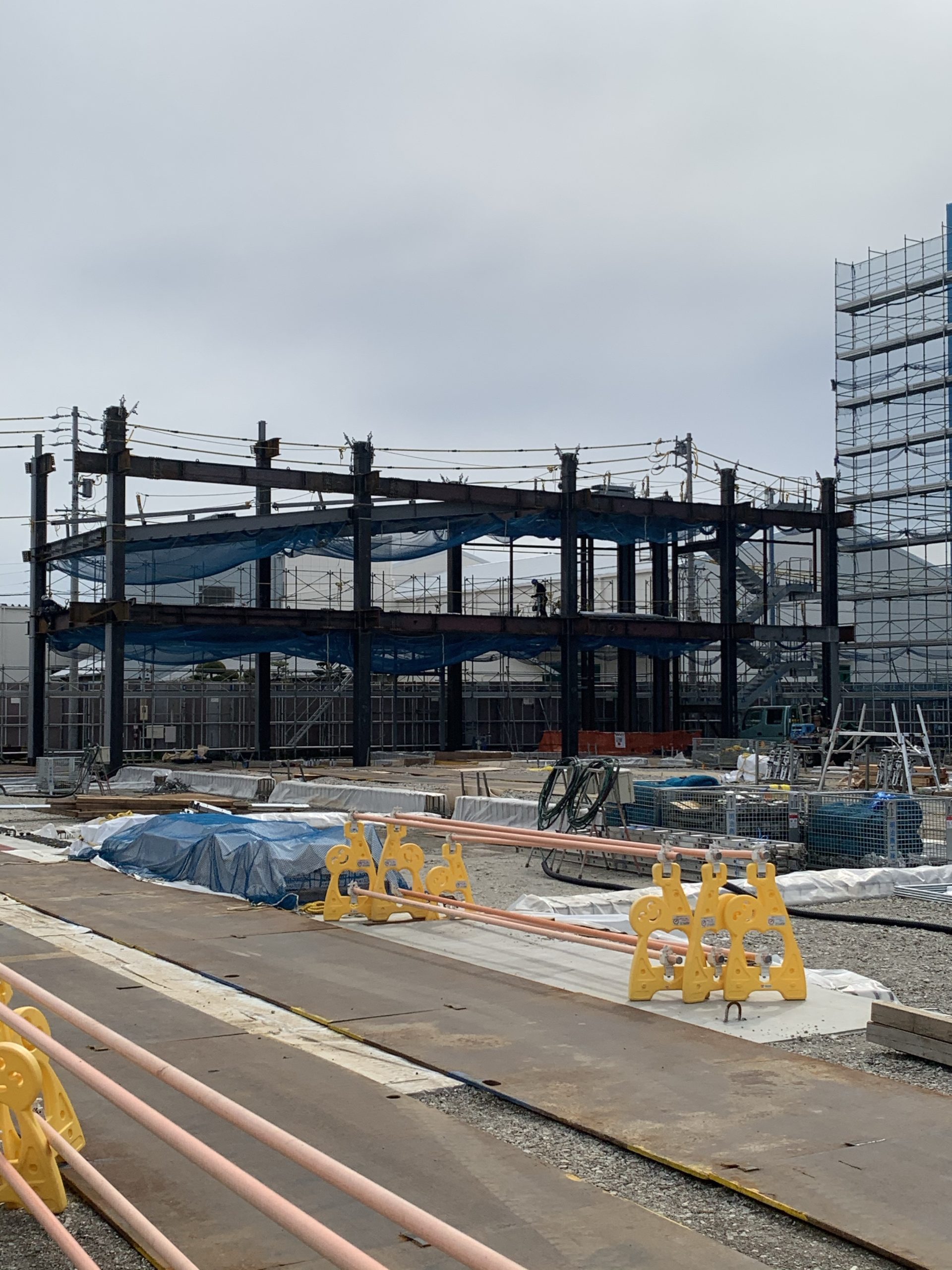 江南市にて鉄骨建方