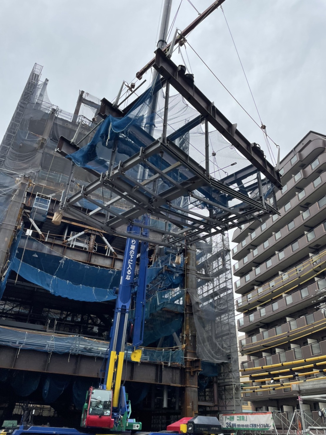 メニコン鉄骨建方・本締め