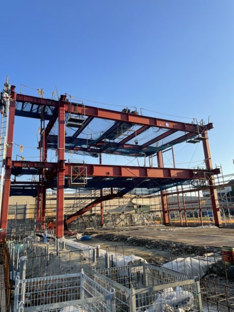 三河で鉄骨建方スタート